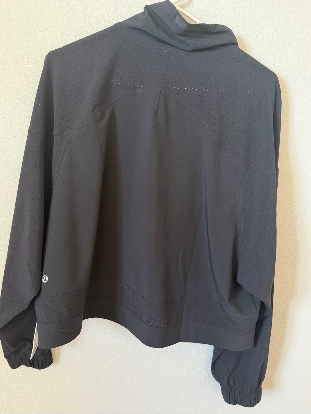 lululemon In Depth Cropped Windbreaker Jacket-NWT - Picture 4 of 6